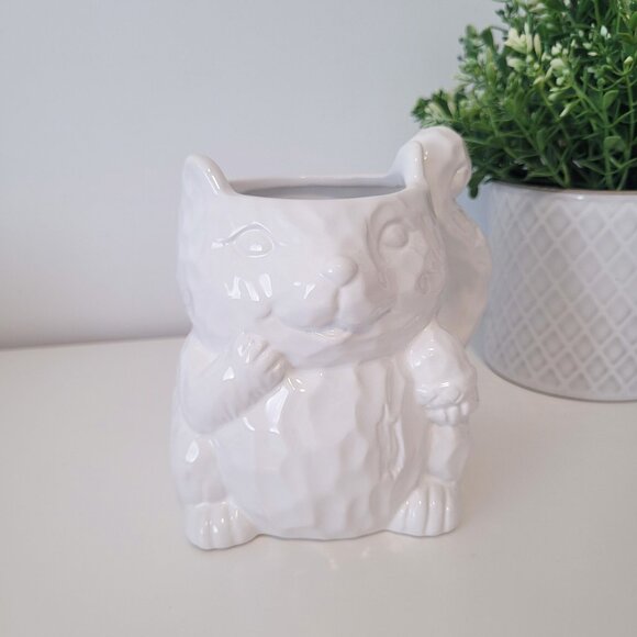 White Squirrel Shaped Coffee Tea Mug, Size 18oz - Picture 1 of 5